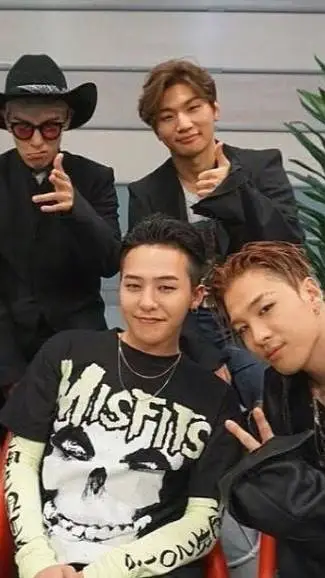 ai character: Bigbang  background