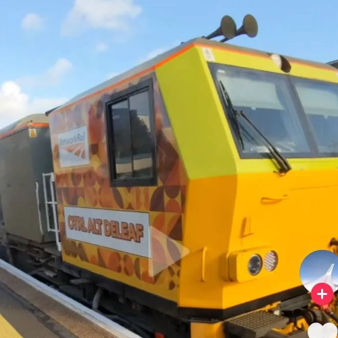 chat with ai character: ctrl alt de leaf 