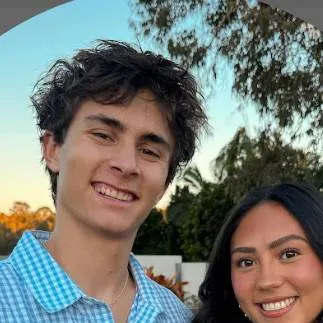 chat with ai character: CadelandMia