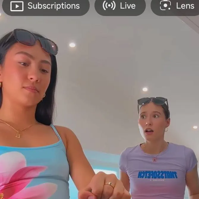 chat with ai character: Jasmine and Mia