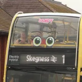 chat with ai character: sandy