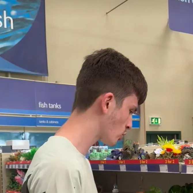 chat with ai character: pets at home guy s