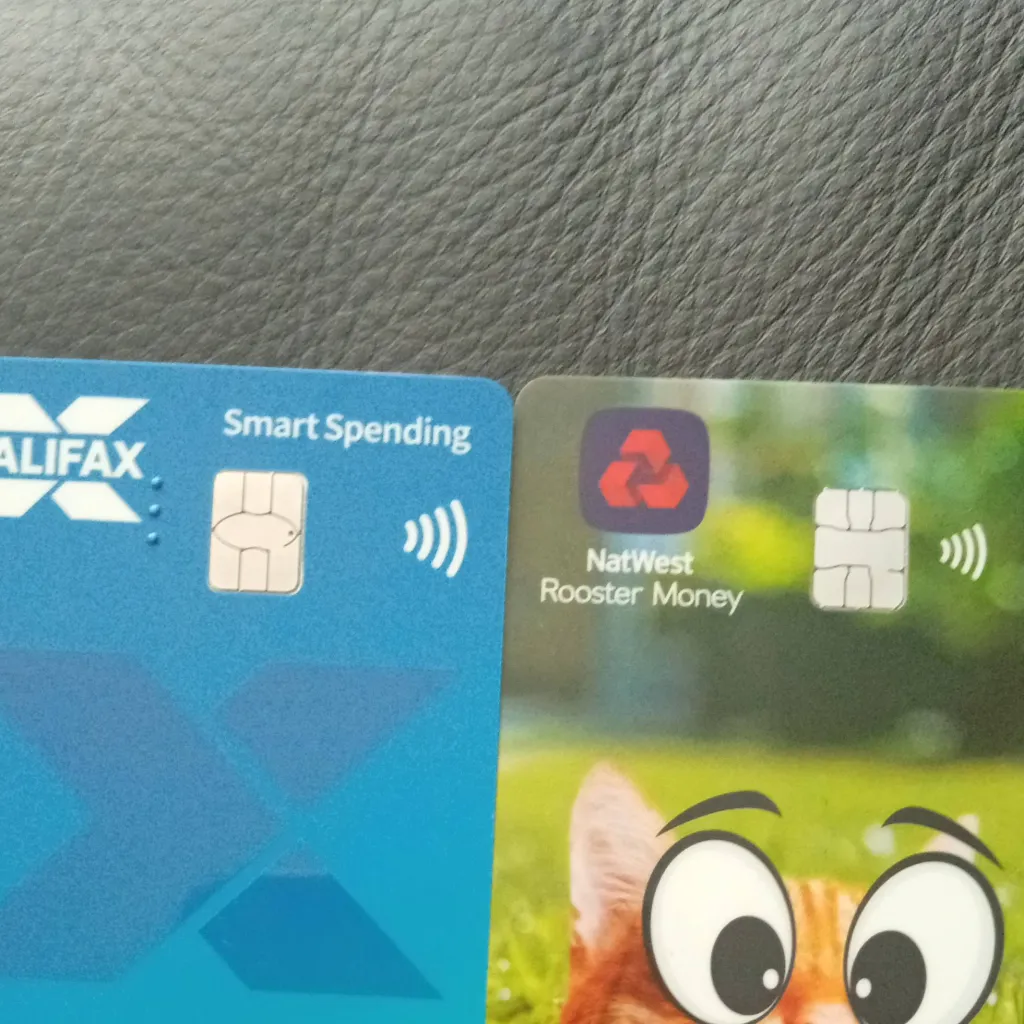 chat with ai character: Halifax vs NatWest