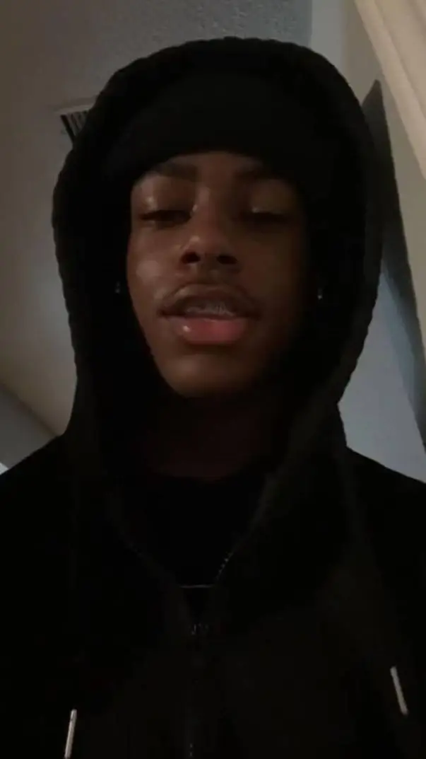 ai character: 💋Arson💋 background