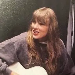 chat with ai character: Taylor swift 