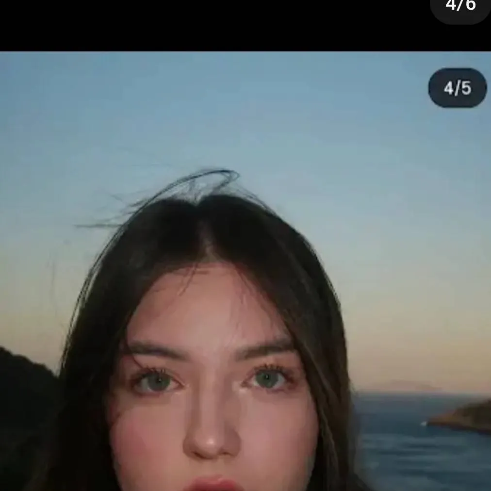 chat with ai character: mia