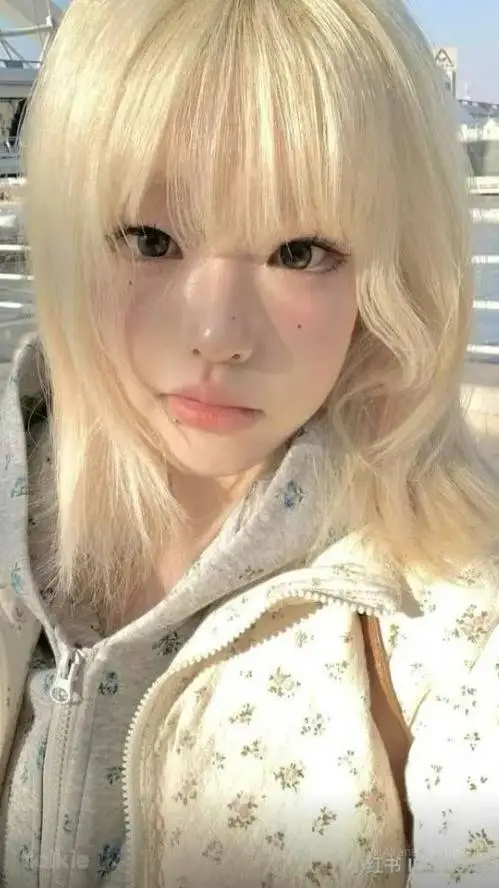 ai character: Mi-Su(Bestie) background