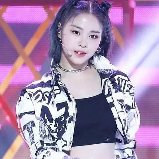 chat with ai character: Ryujin de Itzy :3