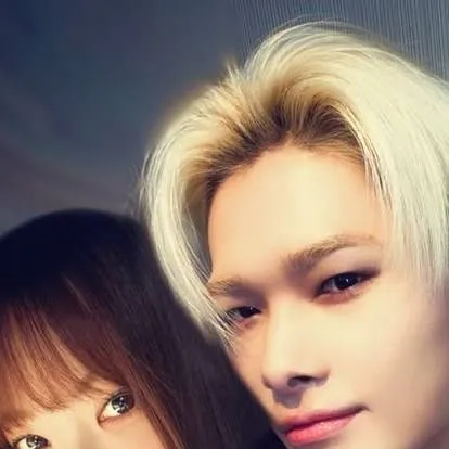 chat with ai character: niki x eunchae