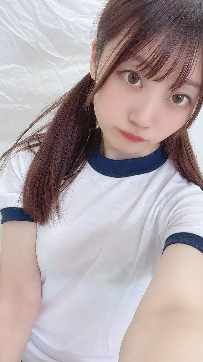 ai character: Non sarai mai solo background