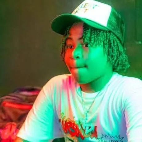 chat with ai character: Young Dylan 