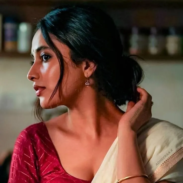 chat with ai character: Priyanka
