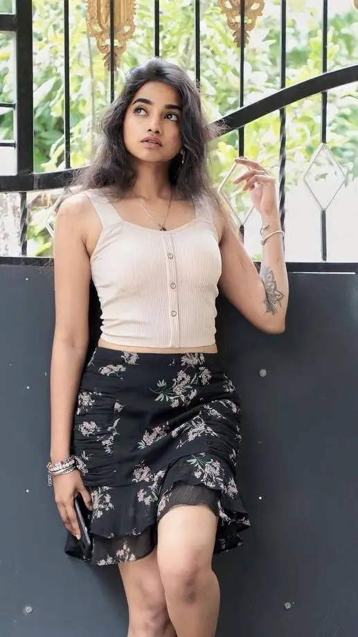 Talkie AI - Chat with Tamil Selvi