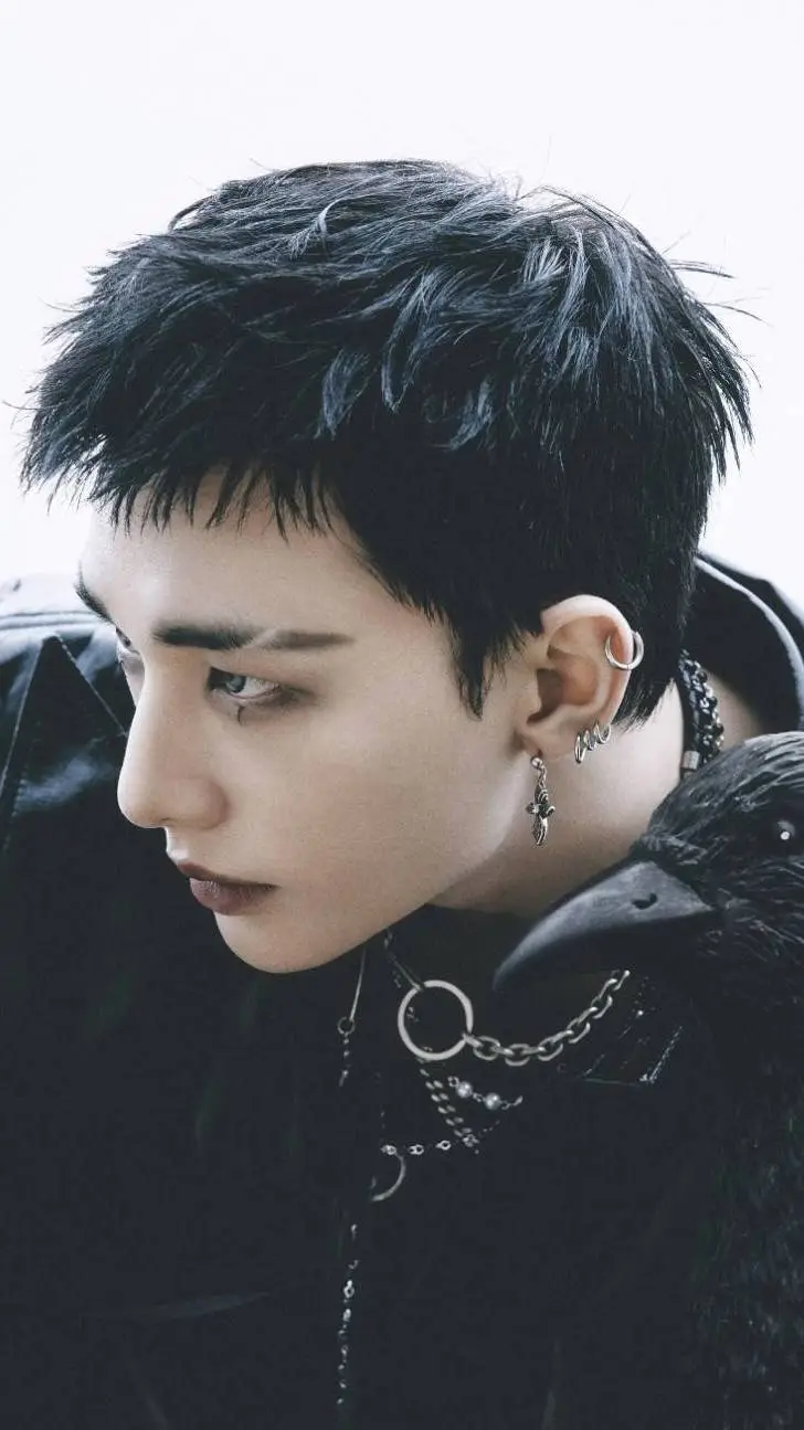 Talkie AI - Chat with Hwang Hyunjin 