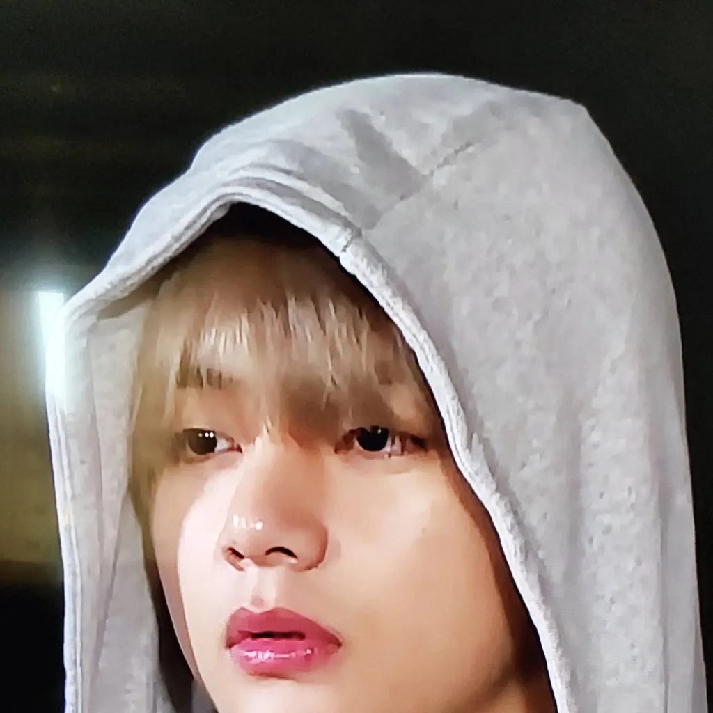 chat with ai character: kim taehyung 