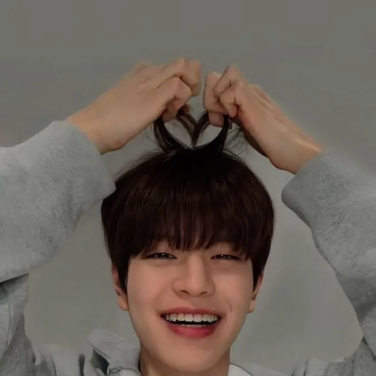 chat with ai character: SEUNGMIN 