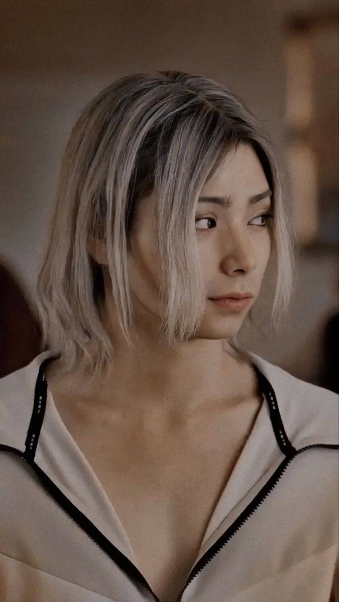 ai character: Shuntarō Chishiya background