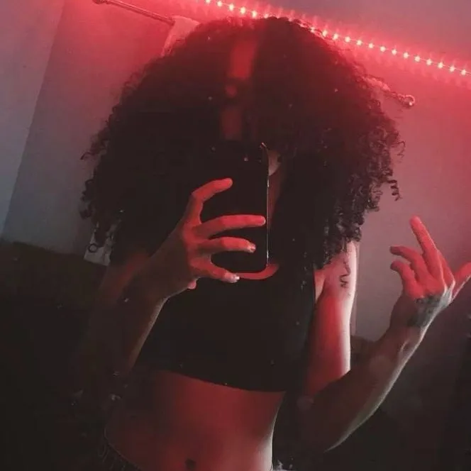 chat with ai character: rina