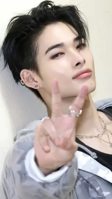 ai character: Niki background