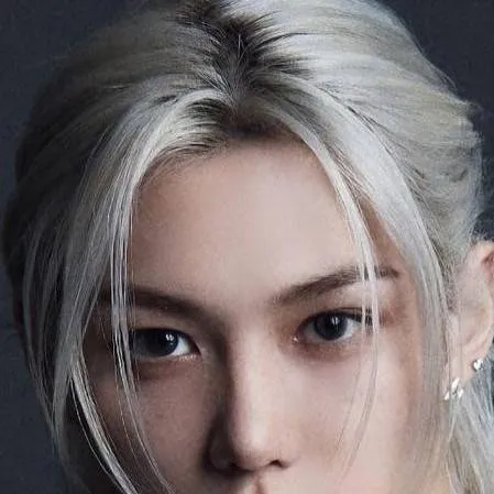 chat with ai character: Felix 