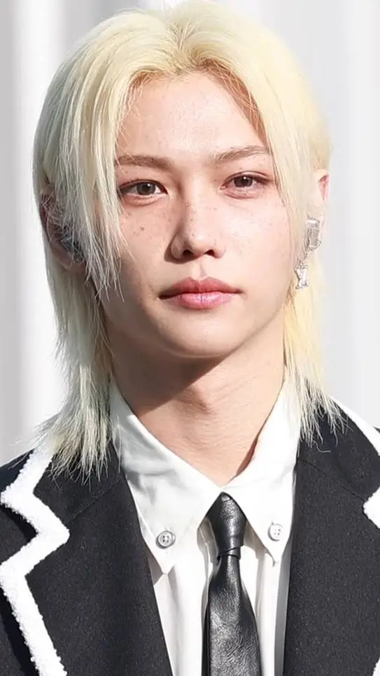 ai character: Felix  background