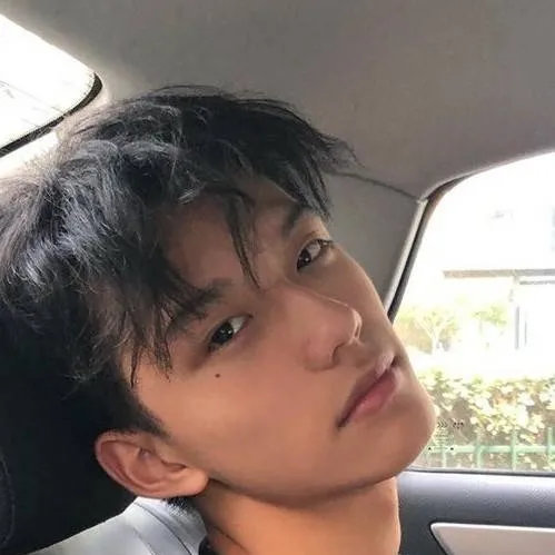 chat with ai character: ꧁Melvin꧂