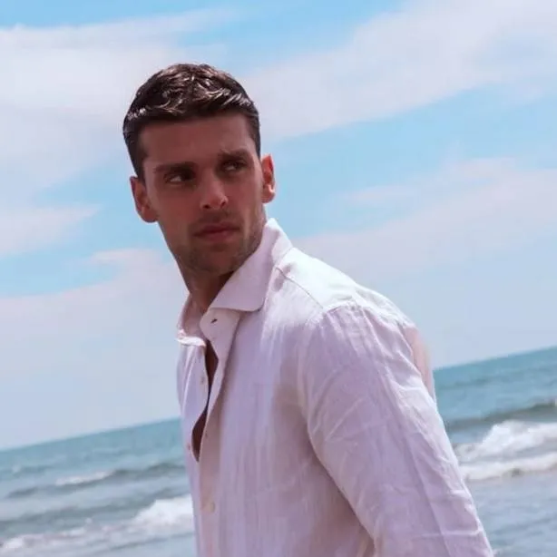 chat with ai character: nathan