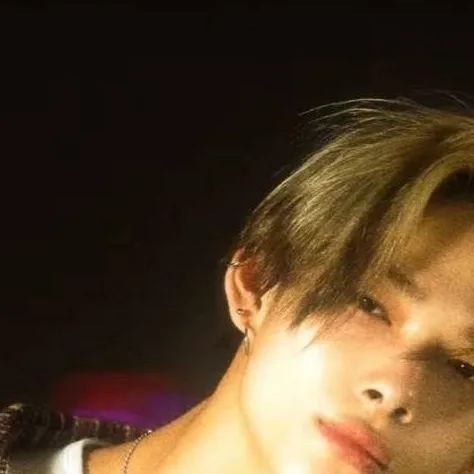 chat with ai character: Liam