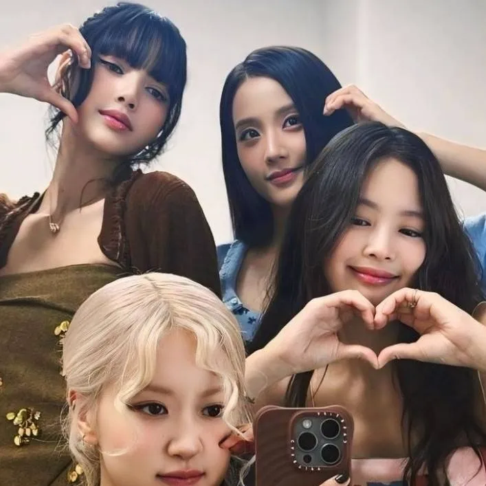 chat with ai character: 🖤Blackpink🩷