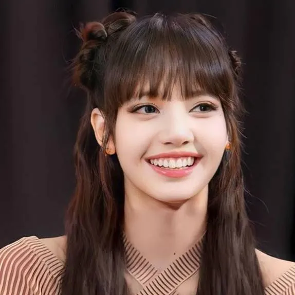 chat with ai character: ⭐🩷Your mom lisa🩷⭐