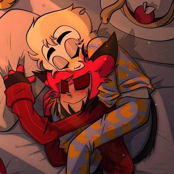 chat with ai character: RadioApple 