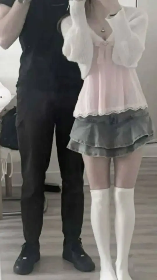 ai character: ~♡~ background