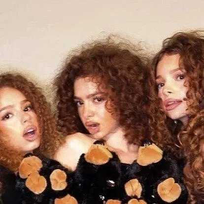 chat with ai character: KALOGERAS SISTERS 