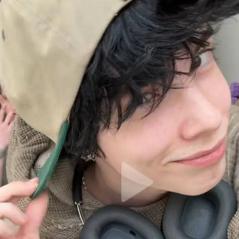 chat with ai character: Maksim