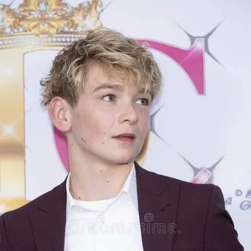 chat with ai character: Kaido Roberts