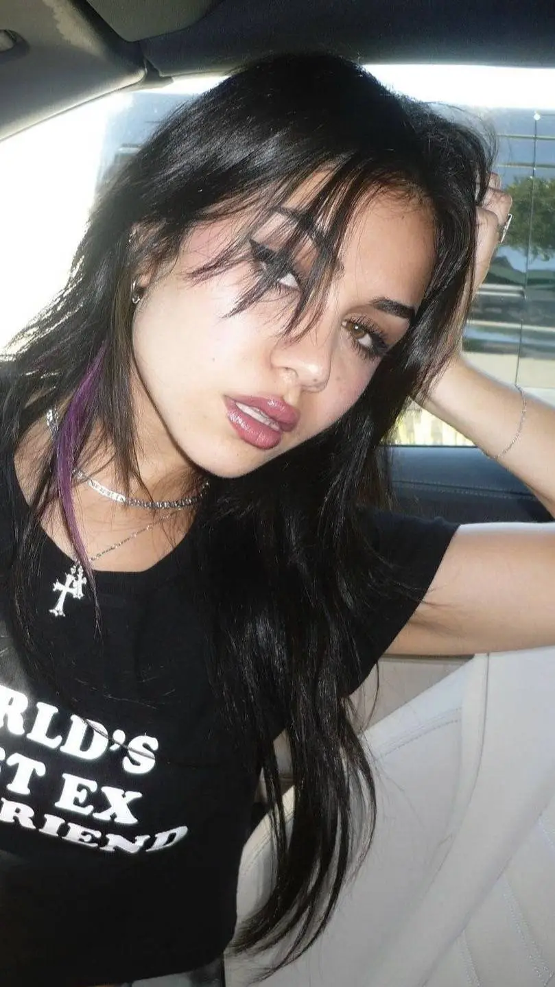 ai character: Tara Yummy background