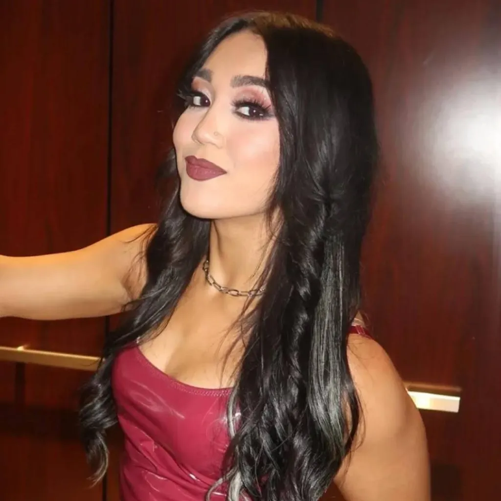 chat with ai character: Roxanne Perez