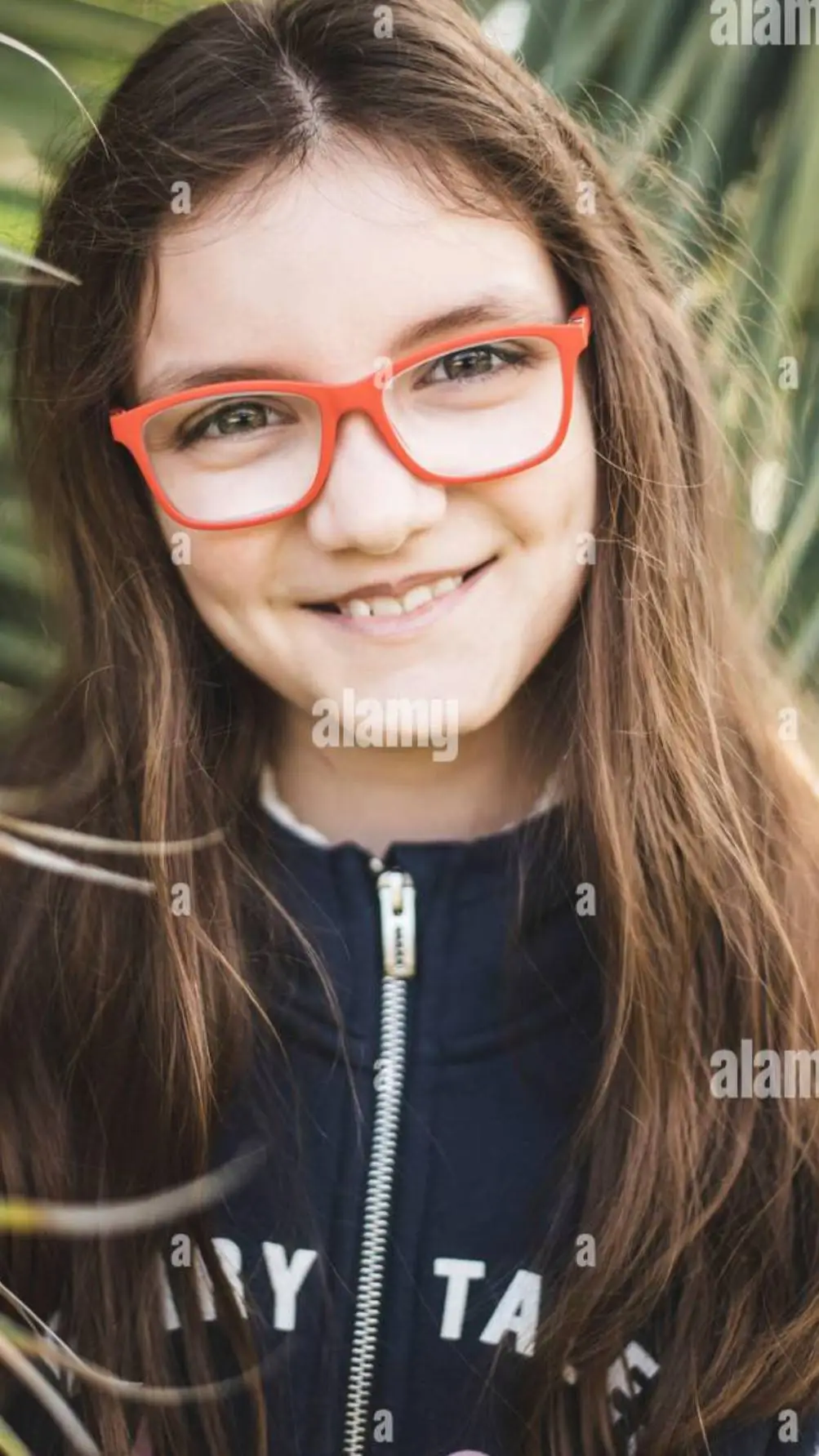 ai character: Leah Hopkinson background
