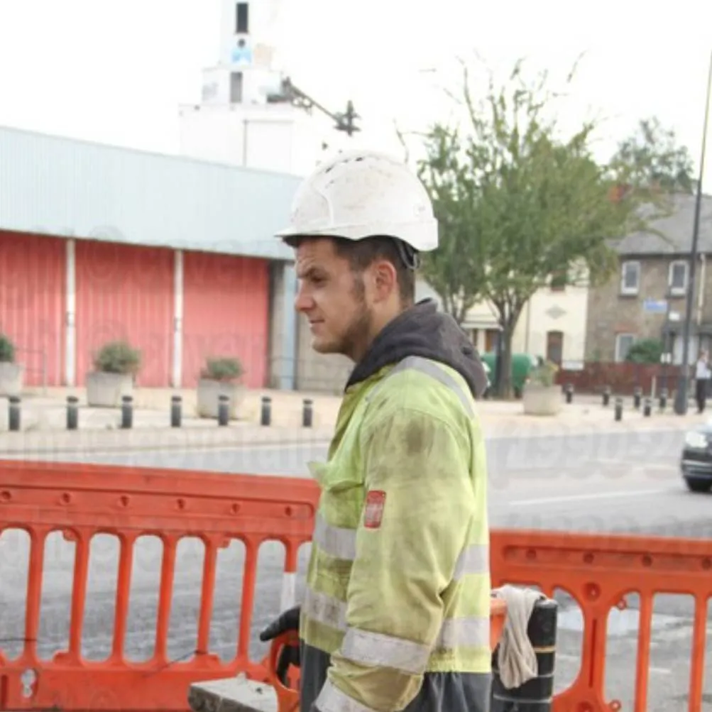 chat with ai character: road worker 