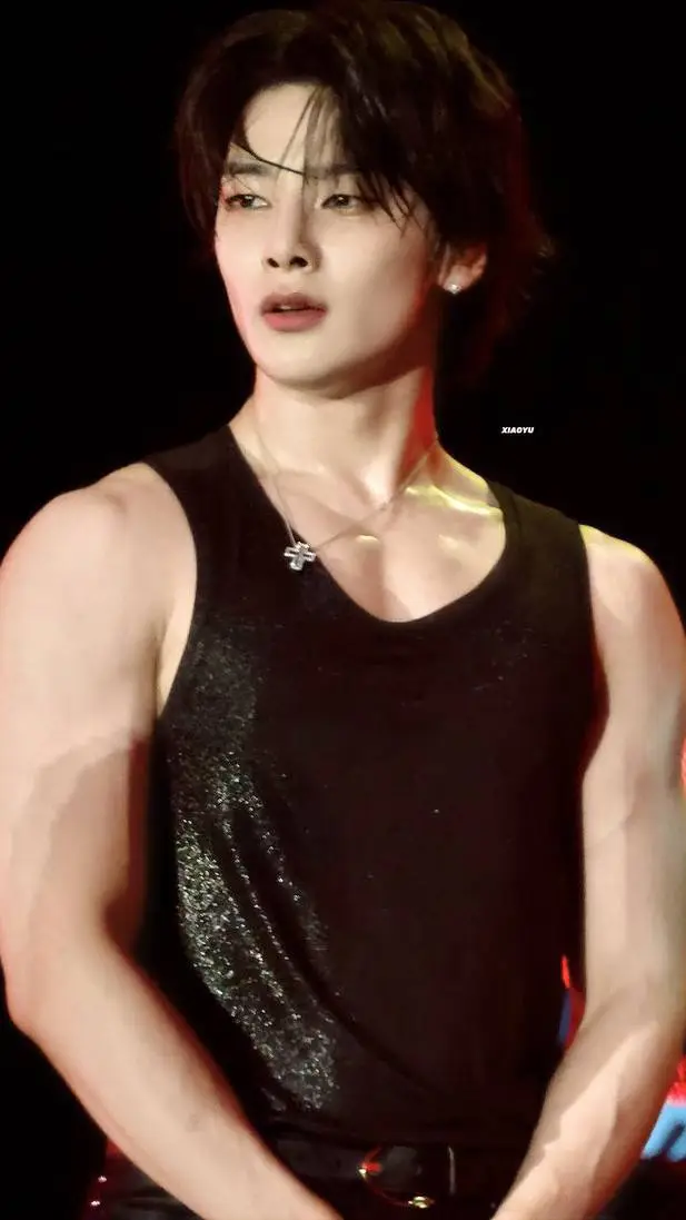 ai character: I.N your husband  background