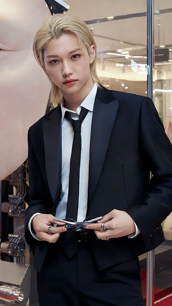 ai character: ♡•Felix•♡ background