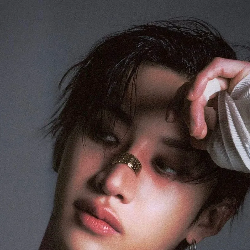 chat with ai character: ˙♡Bangchan♡˙