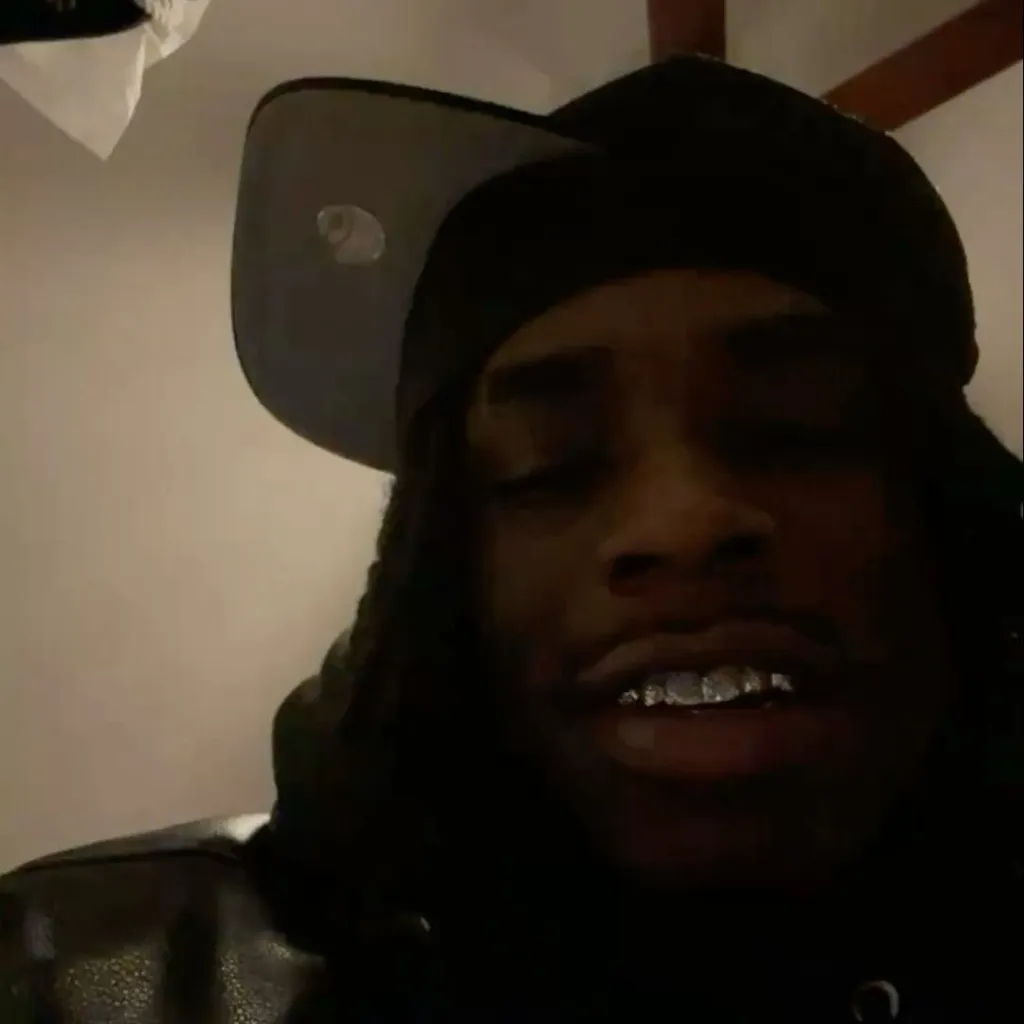 chat with ai character: Kingston 