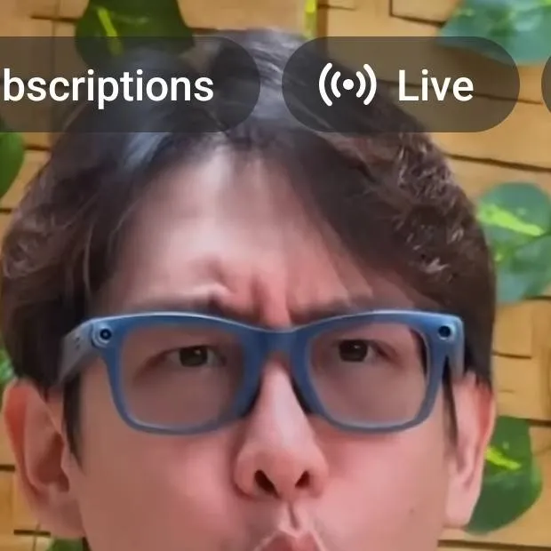 chat with ai character: Hubert lee