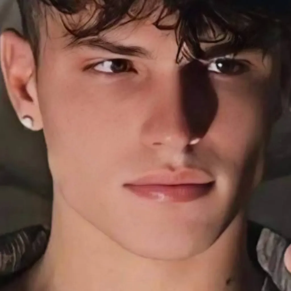 chat with ai character: max i drake