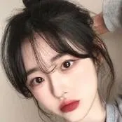 chat with ai character: Emma 