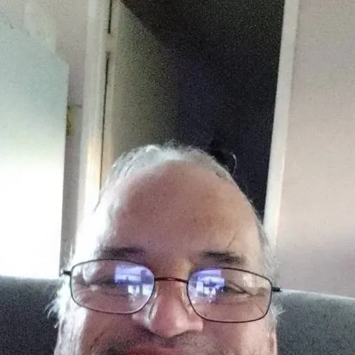 chat with ai character: viejo pervertido