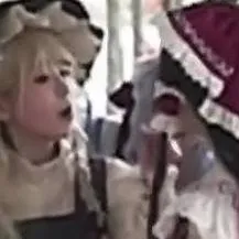 chat with ai character: Reimu y Marisa?...