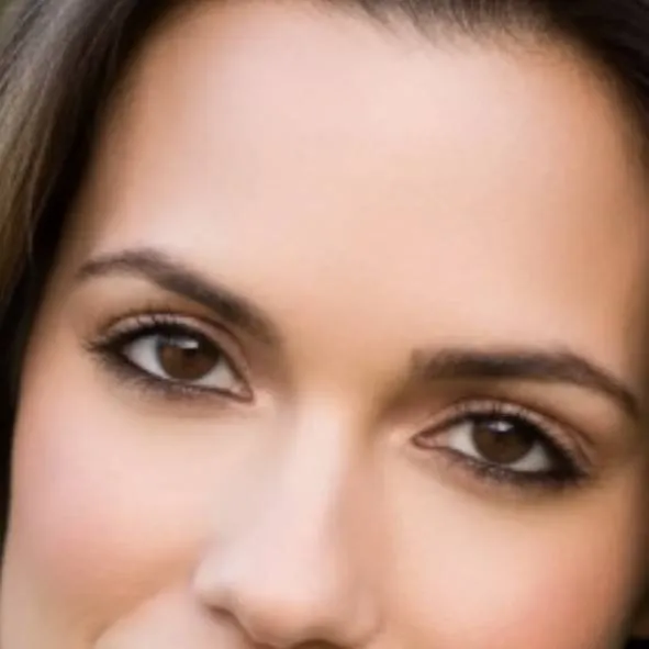 chat with ai character: torrey devitto 