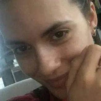 chat with ai character: torrey devitto 